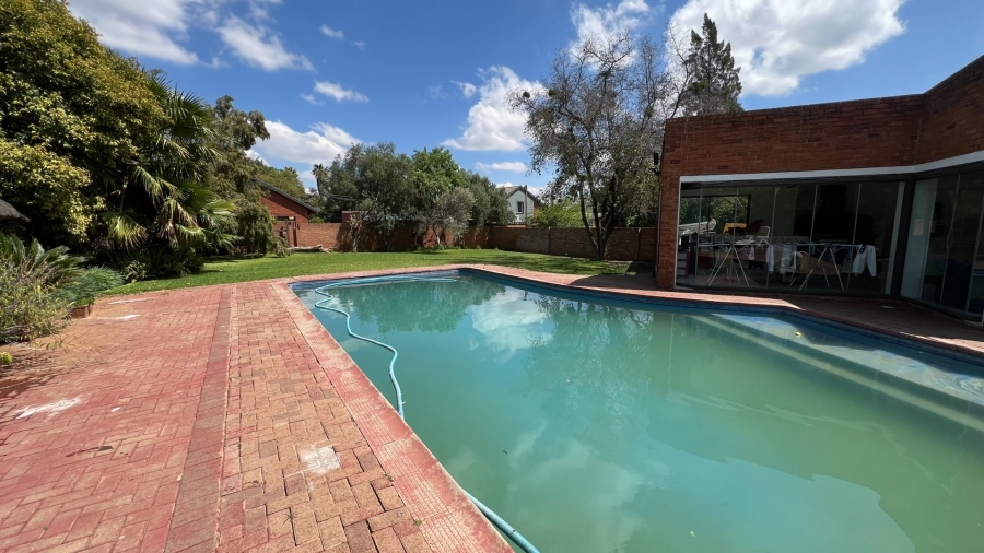 4 Bedroom Property for Sale in Langenhovenpark Free State